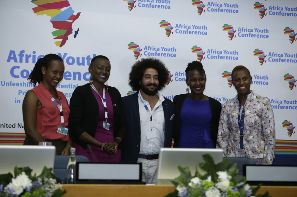 Africa Youth Conference participants | La Conférence de la jeunesse en Afrique participants